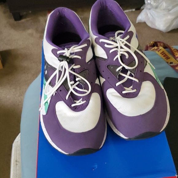 Saucony AYA Sneaker - Picture 2 of 5